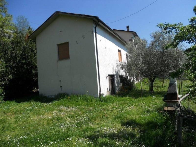 casa semindipendente in vendita a Barga in zona Castelvecchio Pascoli