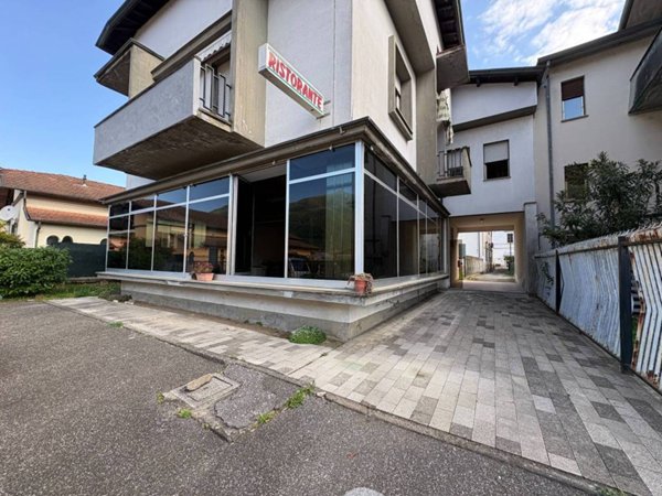 intera palazzina in vendita a Barga in zona Fornaci di Barga