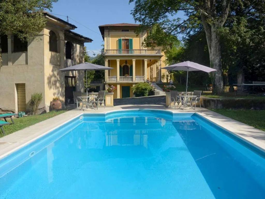 casa indipendente in vendita a Barga