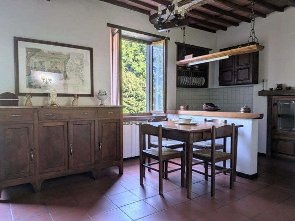 intera palazzina in vendita a Barga