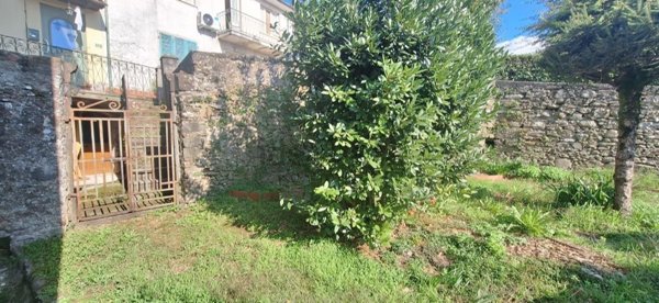 casa indipendente in vendita a Barga in zona Filecchio