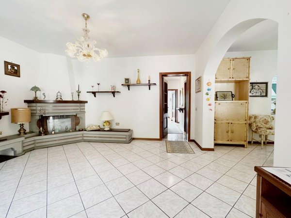 appartamento in vendita a Barga in zona Fornaci di Barga