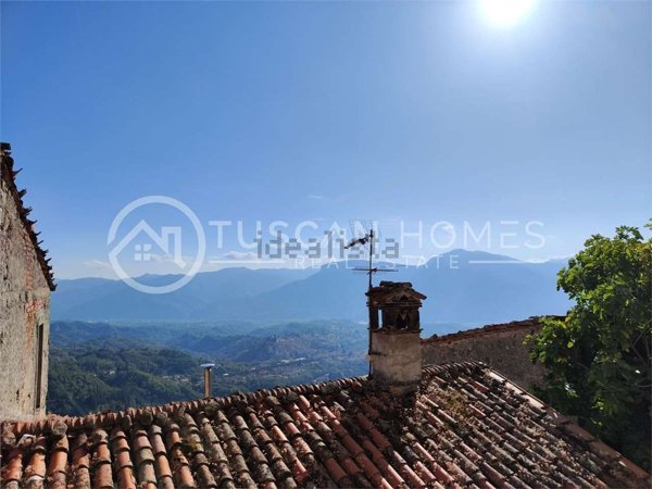 casa indipendente in vendita a Barga in zona Sommocolonia