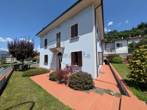 appartamento in vendita a Barga in zona Castelvecchio Pascoli