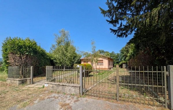 casa indipendente in vendita a Barga