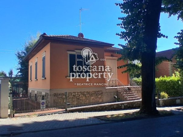 casa indipendente in vendita a Barga