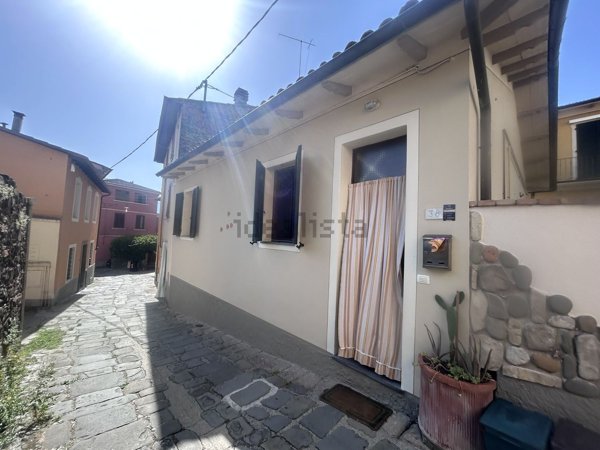 casa indipendente in vendita a Barga