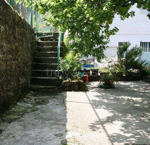 casa indipendente in vendita a Borgo a Mozzano in zona Chifenti
