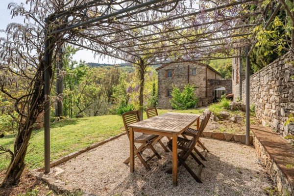 casa indipendente in vendita a Borgo a Mozzano in zona Oneta