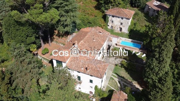 villa in vendita a Borgo a Mozzano