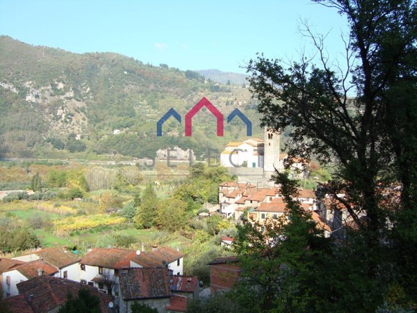 casa indipendente in vendita a Borgo a Mozzano in zona Anchiano