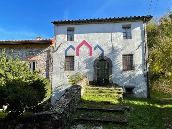 casa indipendente in vendita a Borgo a Mozzano in zona San Romano