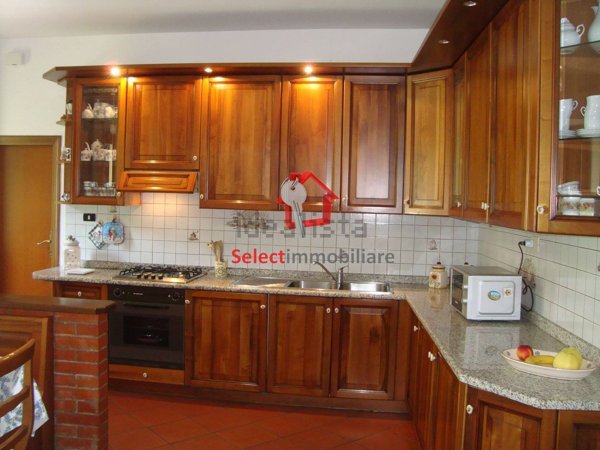 casa indipendente in vendita a Borgo a Mozzano in zona Diecimo