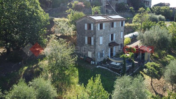 villa in vendita a Borgo a Mozzano in zona Valdottavo
