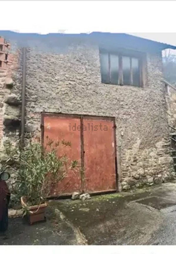 appartamento in vendita a Borgo a Mozzano in zona Dezza