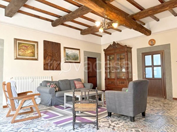 casa indipendente in vendita a Borgo a Mozzano in zona Chifenti