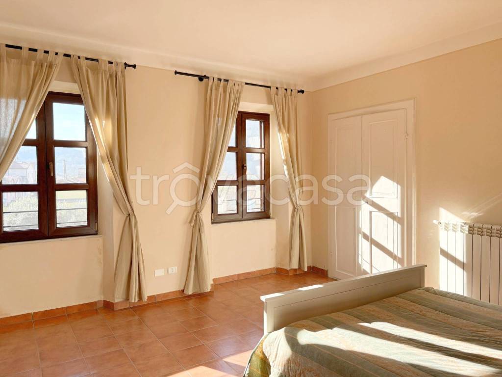 casa indipendente in vendita a Borgo a Mozzano in zona Chifenti