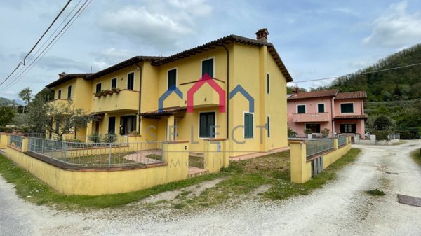 casa indipendente in vendita a Borgo a Mozzano in zona San Romano