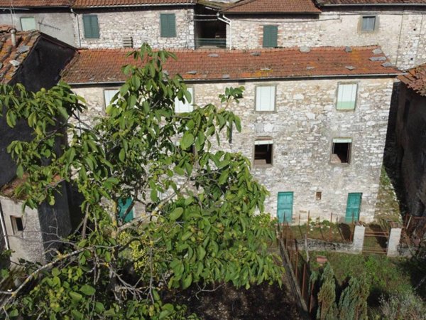 casa indipendente in vendita a Borgo a Mozzano in zona Motrone