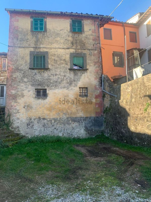 casa indipendente in vendita a Borgo a Mozzano
