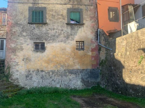 casa indipendente in vendita a Borgo a Mozzano in zona Cune