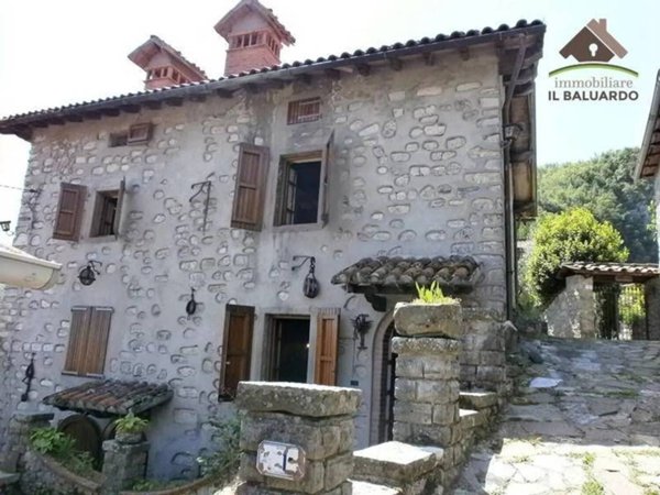 casa indipendente in vendita a Borgo a Mozzano