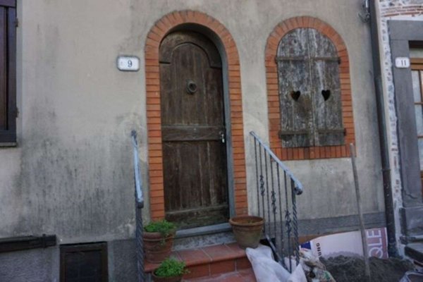 intera palazzina in vendita a Borgo a Mozzano in zona Anchiano