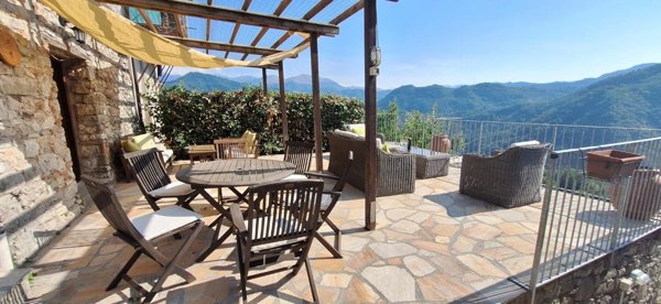 casale in vendita a Borgo a Mozzano in zona Oneta