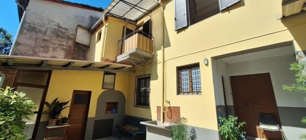 casa indipendente in vendita a Borgo a Mozzano in zona Piano della Rocca