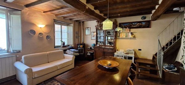 intera palazzina in vendita a Borgo a Mozzano in zona Cune