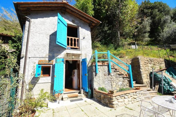 casa indipendente in vendita a Borgo a Mozzano in zona Diecimo
