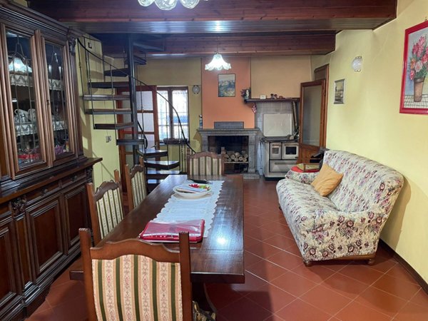 casa indipendente in vendita a Borgo a Mozzano in zona Piano della Rocca