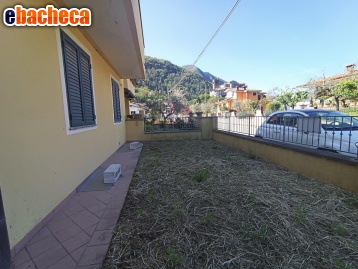 casa indipendente in vendita a Borgo a Mozzano in zona Anchiano