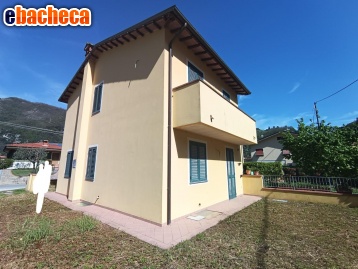 casa indipendente in vendita a Borgo a Mozzano in zona Anchiano