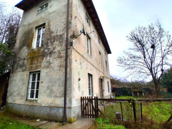casa indipendente in vendita a Borgo a Mozzano in zona Valdottavo