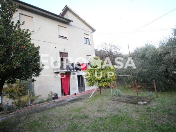 casa indipendente in vendita a Borgo a Mozzano in zona Valdottavo