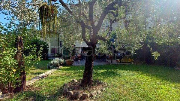 casa indipendente in vendita a Borgo a Mozzano in zona Valdottavo
