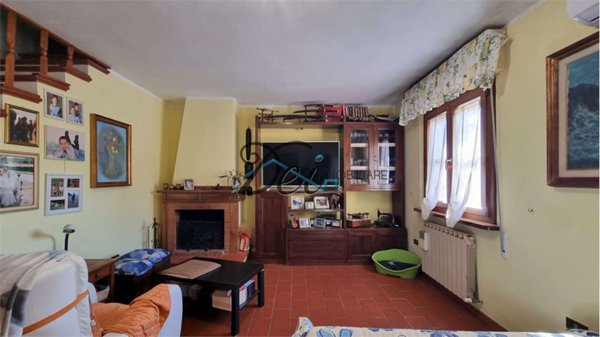 casa indipendente in vendita a Borgo a Mozzano in zona Diecimo
