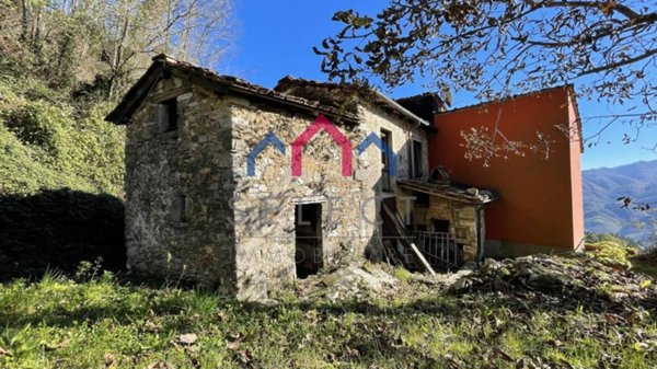 casa indipendente in vendita a Borgo a Mozzano in zona Cune