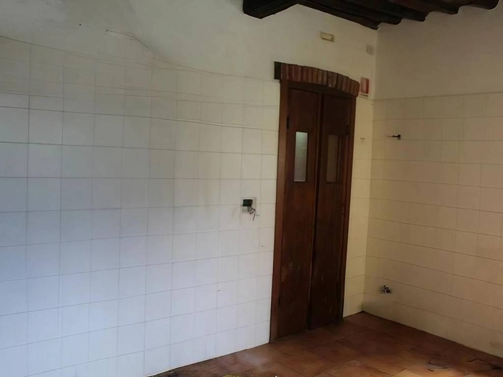 negozio in vendita a Borgo a Mozzano in zona Diecimo