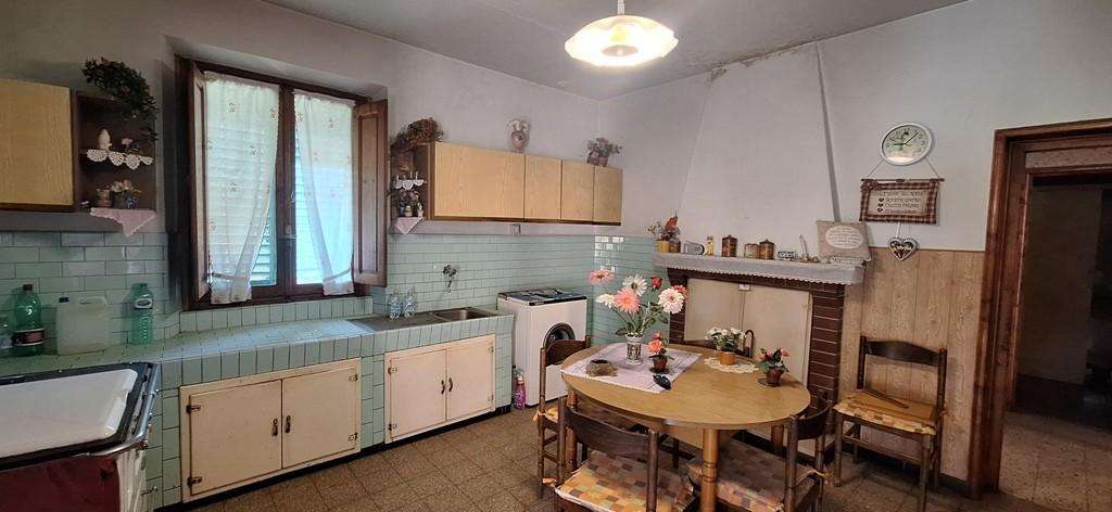 appartamento in vendita a Borgo a Mozzano in zona Domazzano