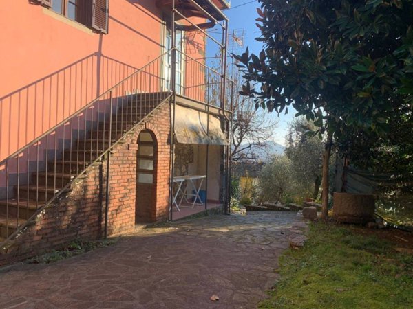 casa indipendente in vendita a Borgo a Mozzano in zona Cune