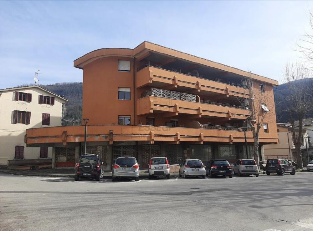 locale di sgombero in vendita a Borgo a Mozzano