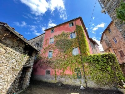 casa indipendente in vendita a Borgo a Mozzano in zona San Romano