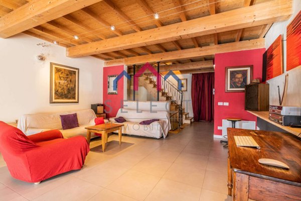 intera palazzina in vendita a Borgo a Mozzano