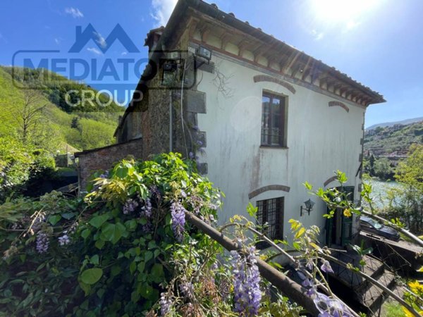 casa indipendente in vendita a Borgo a Mozzano