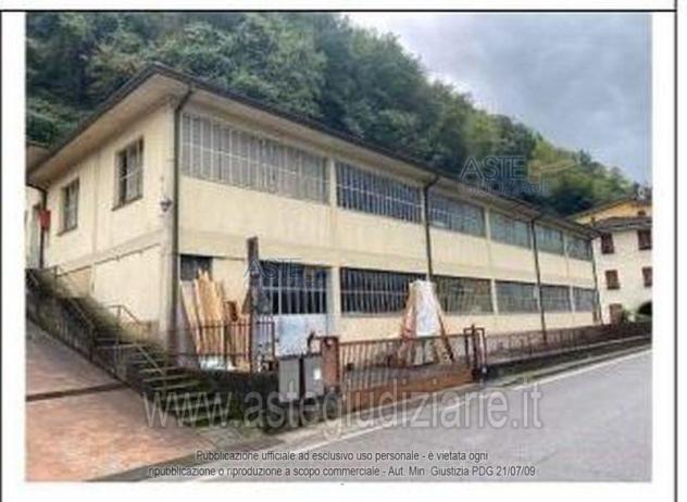 negozio in vendita a Borgo a Mozzano in zona Chifenti
