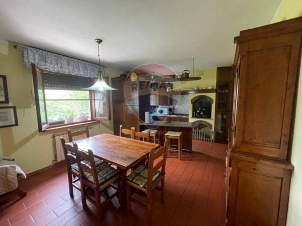casa indipendente in vendita a Borgo a Mozzano in zona Diecimo