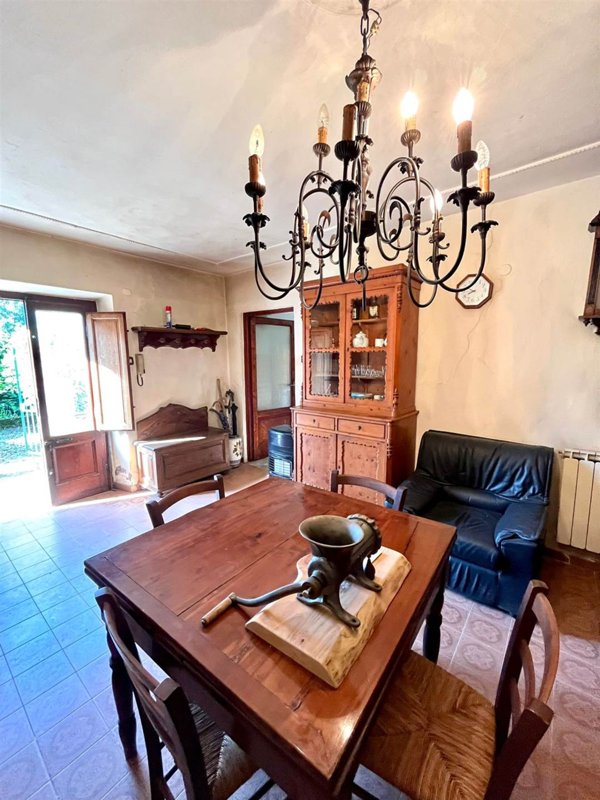 casa indipendente in vendita a Borgo a Mozzano in zona Partigliano
