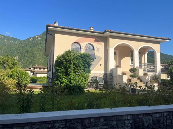 casa indipendente in vendita a Borgo a Mozzano in zona Diecimo